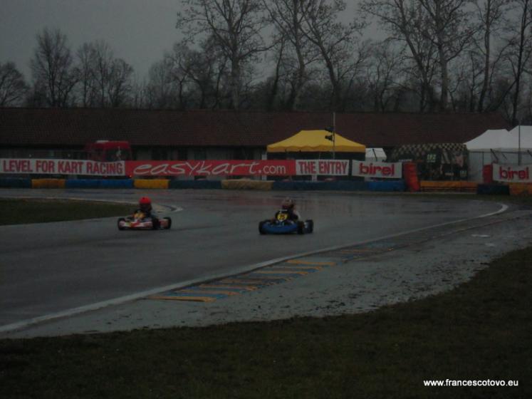 Overtaking under rain